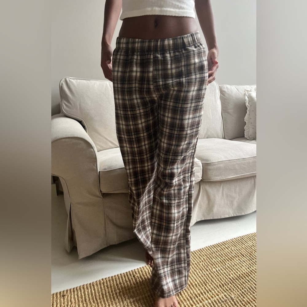 NWT Brandy Melville Catherine Plaid Pants - Picture 3 of 5